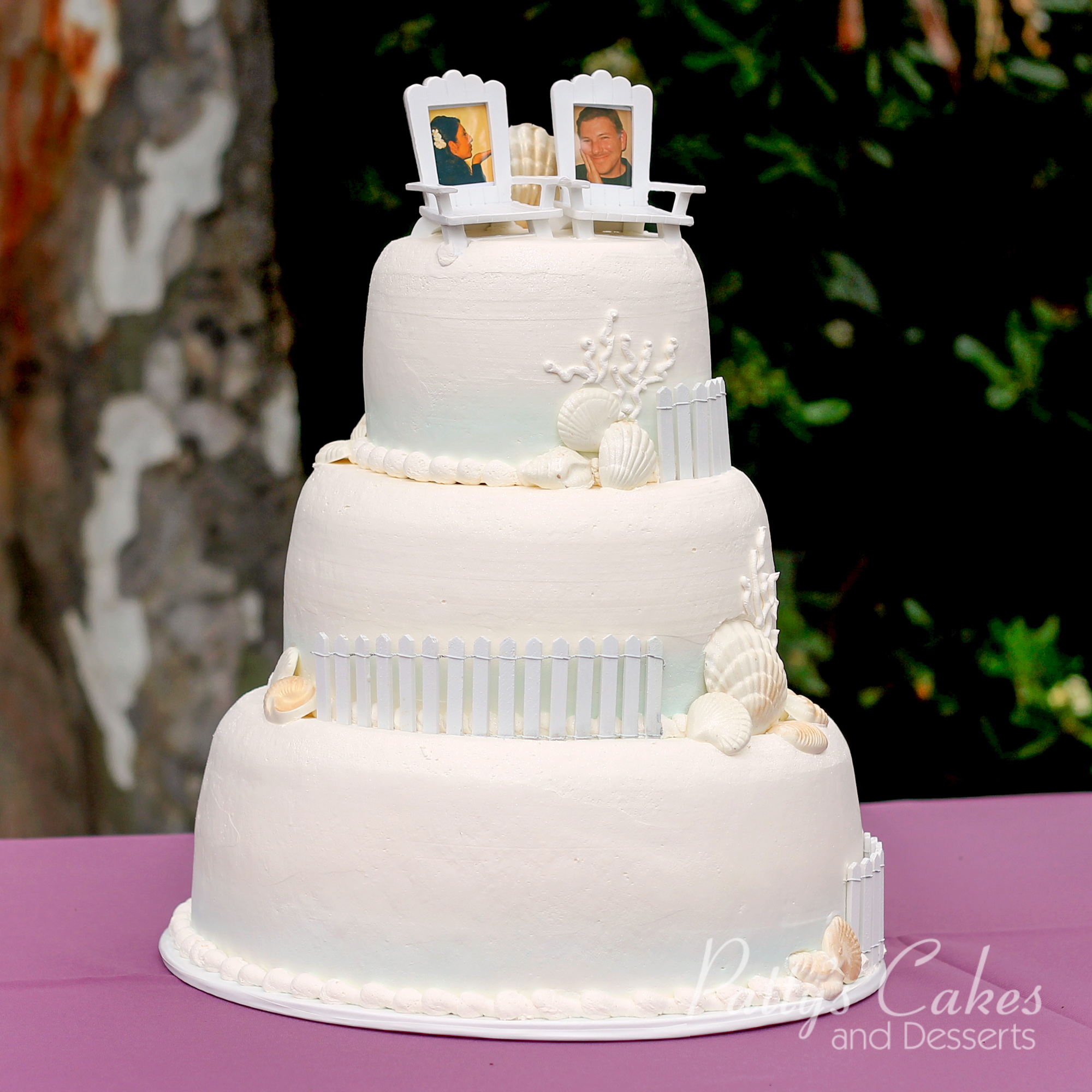beach-wedding-cake-white-fence-photos